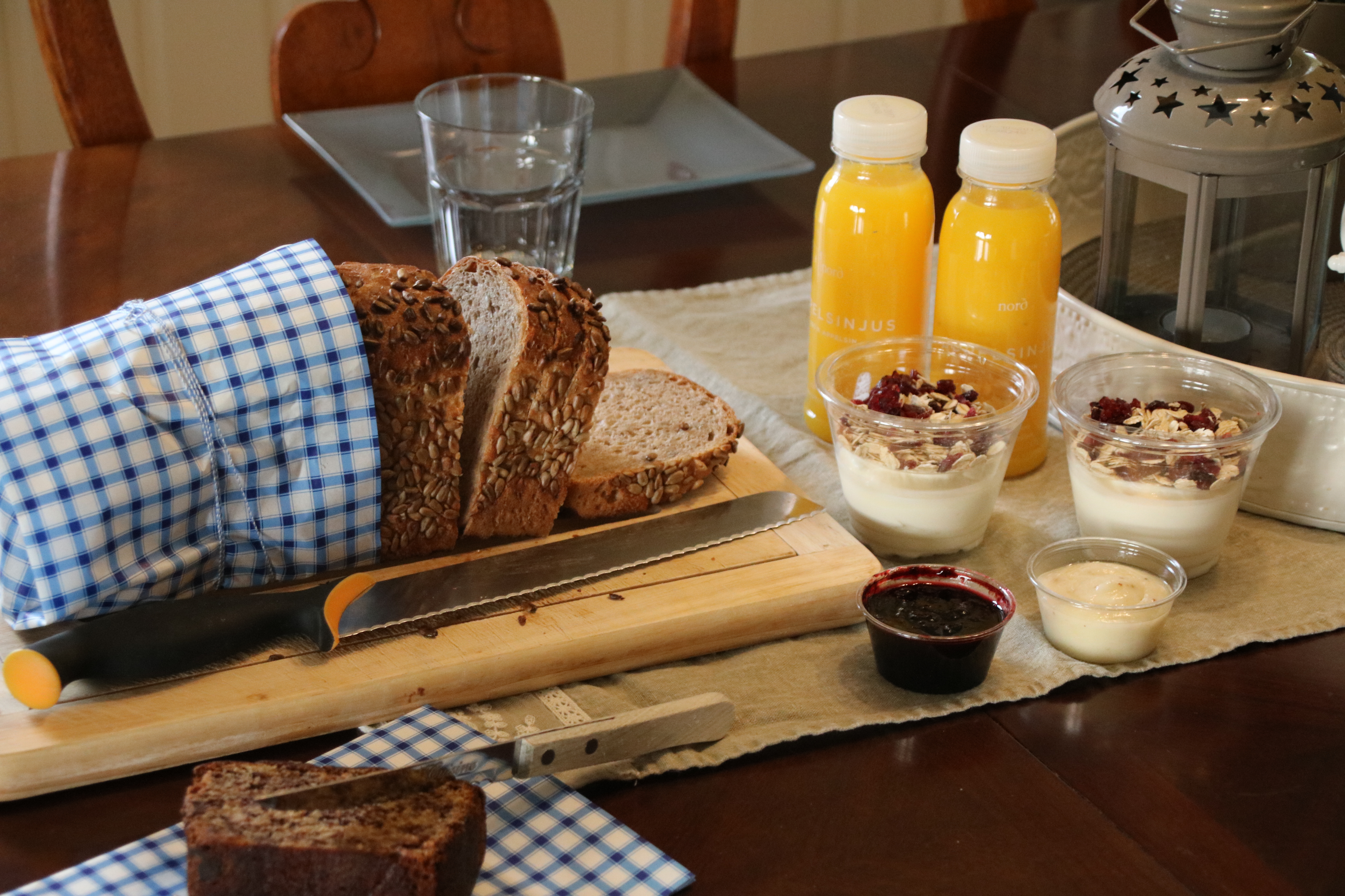 Frokost, To på rømmen, Hjemmepremiere